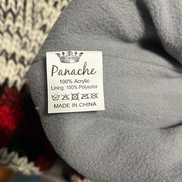 Matching Hat & Mitten Set! - Picture 4 of 7